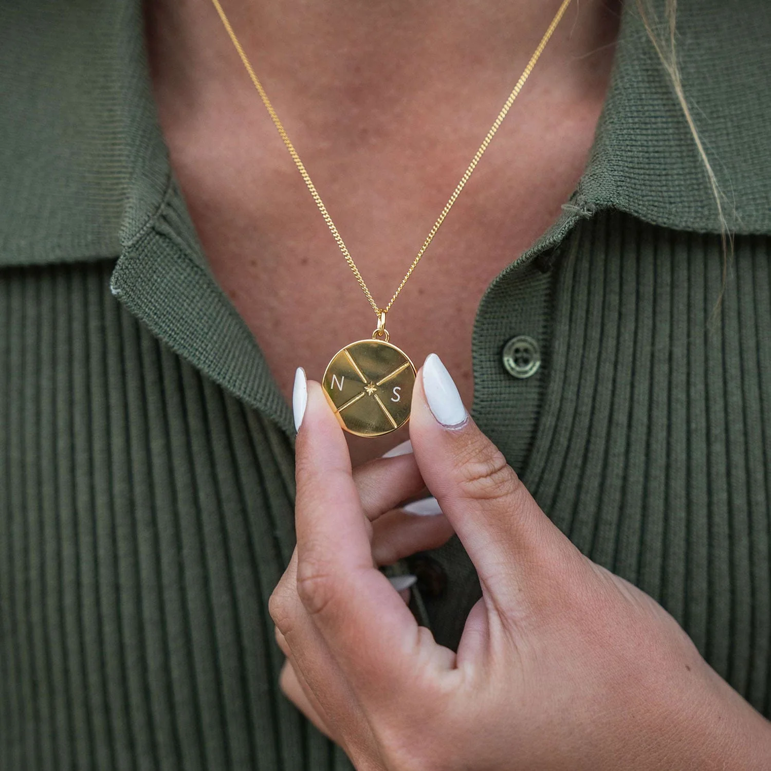 Engravable Circle Quadrant Necklace - Image 8