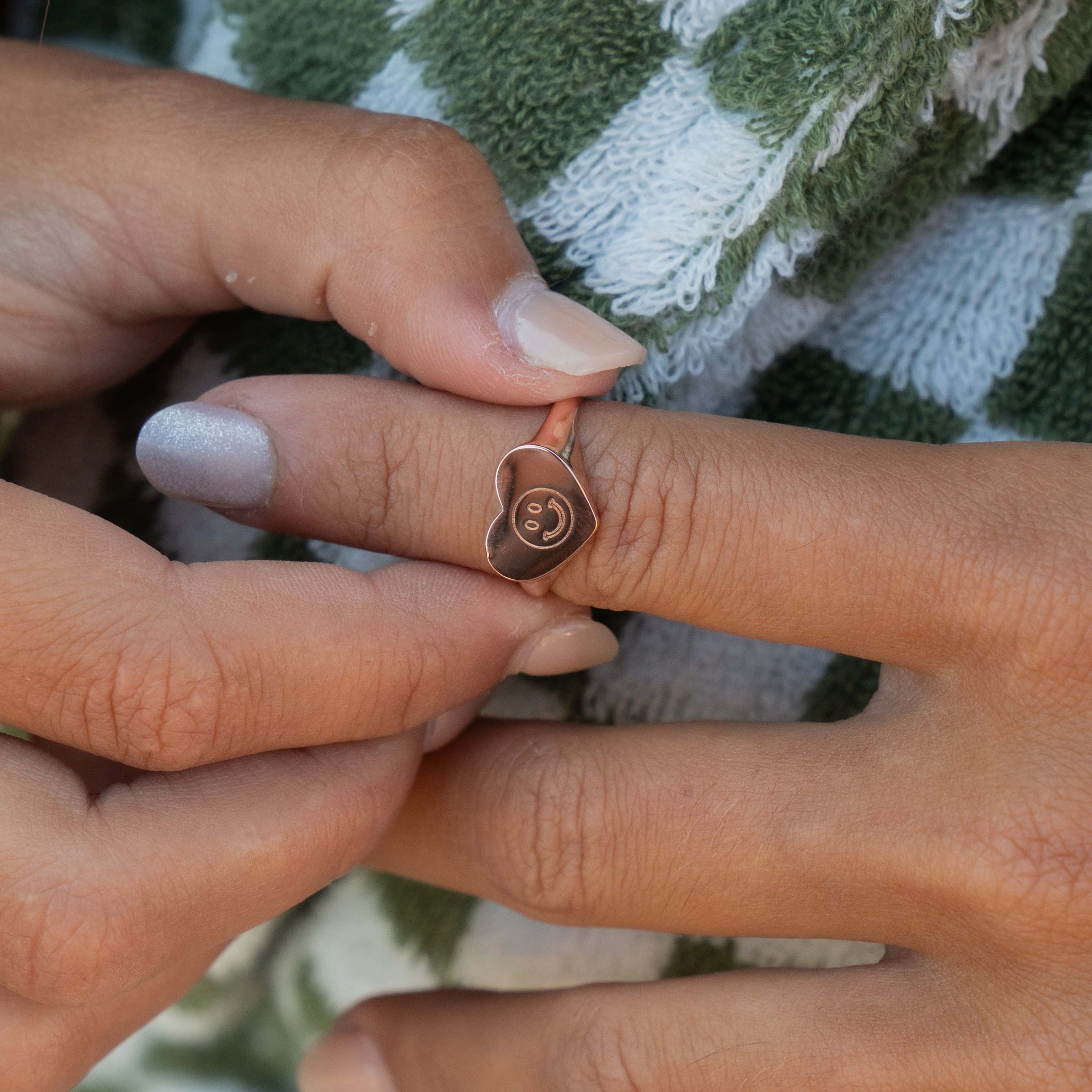 Engravable Heart Ring - Image 4